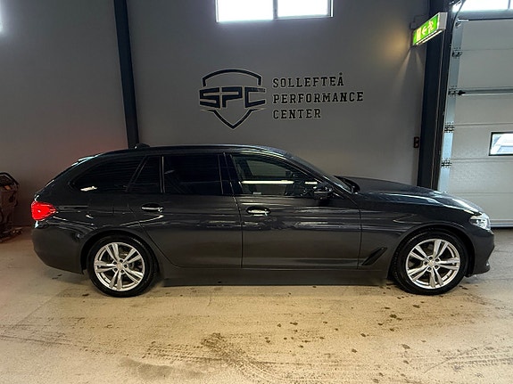BMW 520d 2 of 5