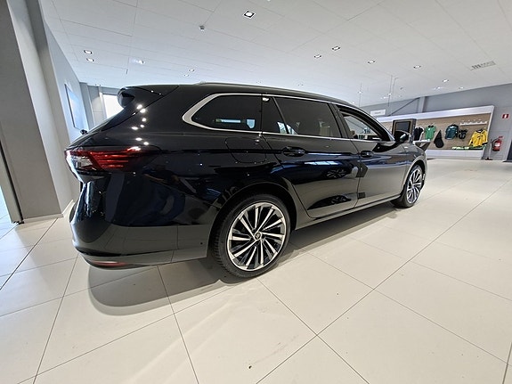 Skoda Superb 6 of 12