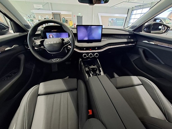 Skoda Superb 4 of 5
