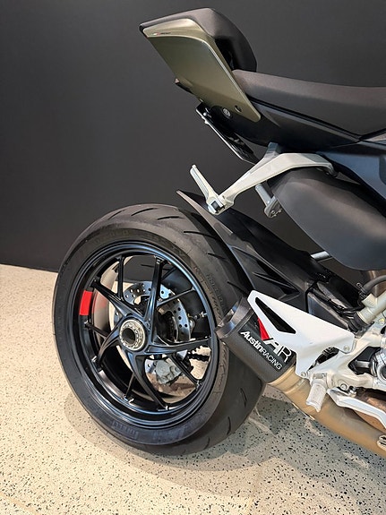 Ducati Streetfighter V2 DQS I R&G I Tailtidy I Austin Racing I 153HK 3 of 9