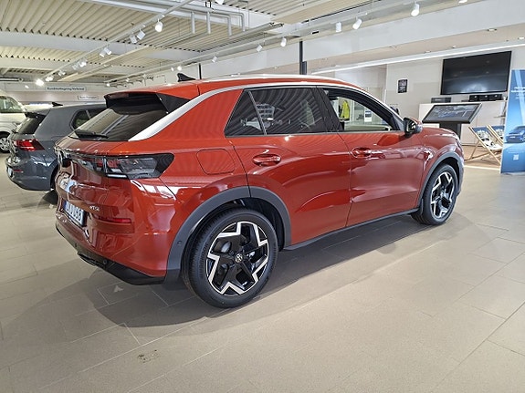 Volkswagen T-Roc 4 of 5