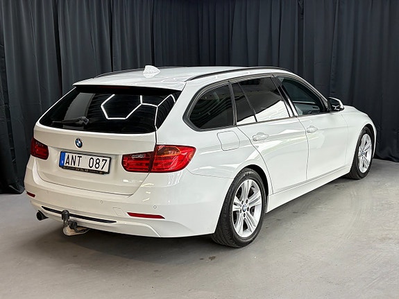 BMW 320d 4 of 5