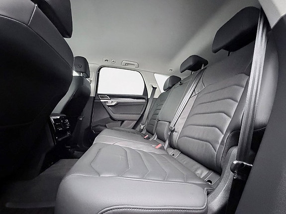 Volkswagen Touareg 14 of 30