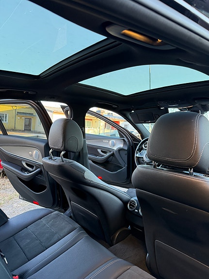 Mercedes-Benz E220 5 of 5