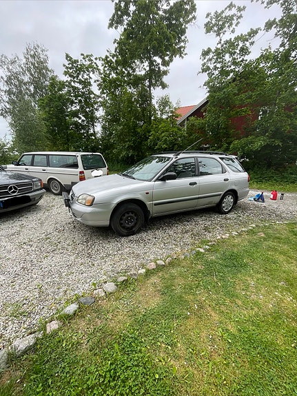 Suzuki Baleno 2 of 5