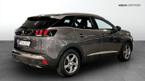 Peugeot 3008 2 of 5