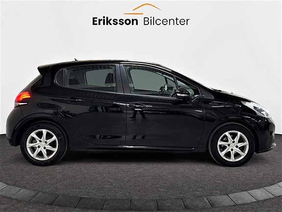 Peugeot 208 8 of 21