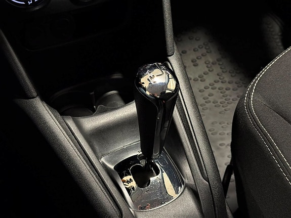 Peugeot 208 15 of 21