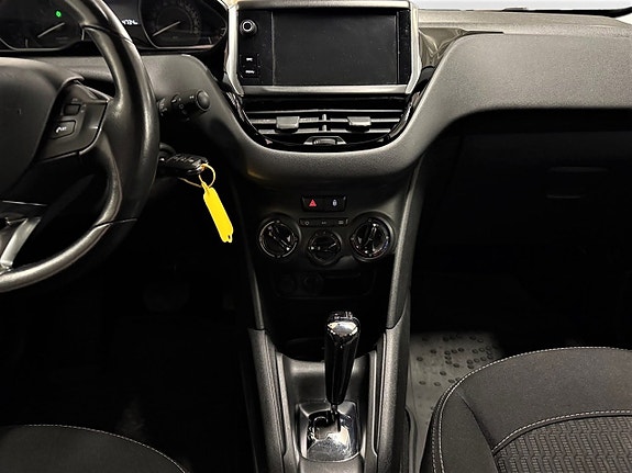 Peugeot 208 14 of 21