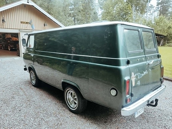 Ford Econoline 2 of 5