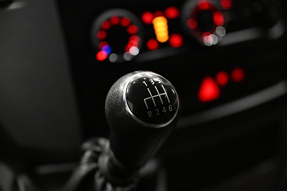 Volkswagen Crafter 13 of 21