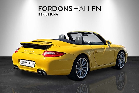 Porsche 911 Carrera S 5 of 5