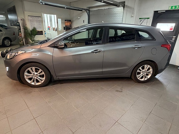 Hyundai i30 4 of 5