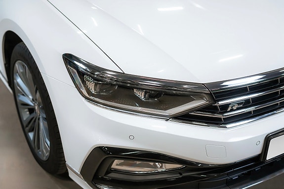 Volkswagen Passat 9 of 25