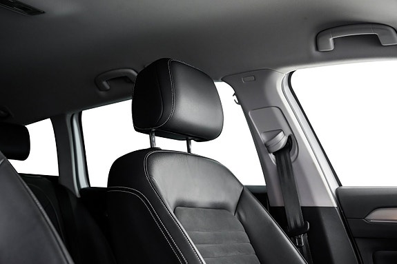 Volkswagen Passat 22 of 25