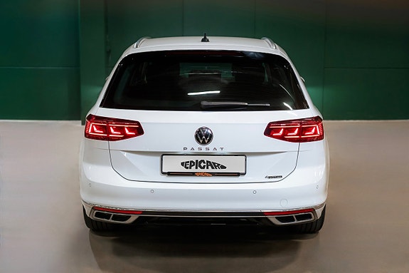 Volkswagen Passat 6 of 25
