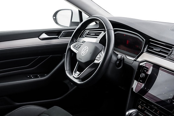 Volkswagen Passat 23 of 25