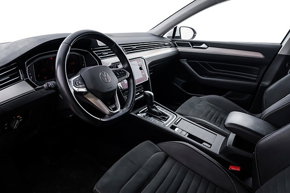 Volkswagen Passat 12 of 25