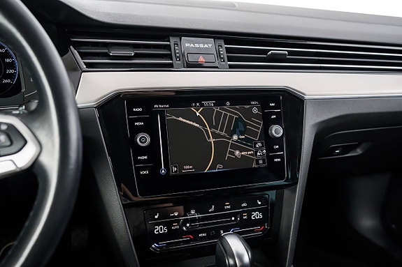 Volkswagen Passat 16 of 25