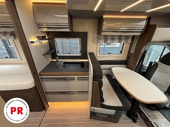 CI MAGIS 82 XT 5 of 5