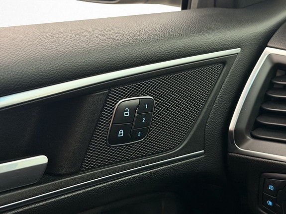 Ford Edge 16 of 30
