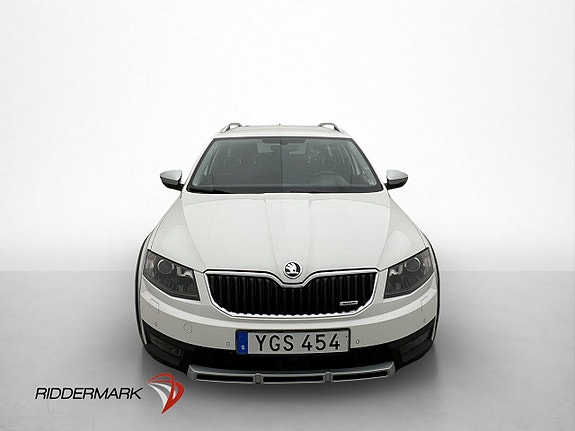 Skoda Octavia Scout 3 of 5