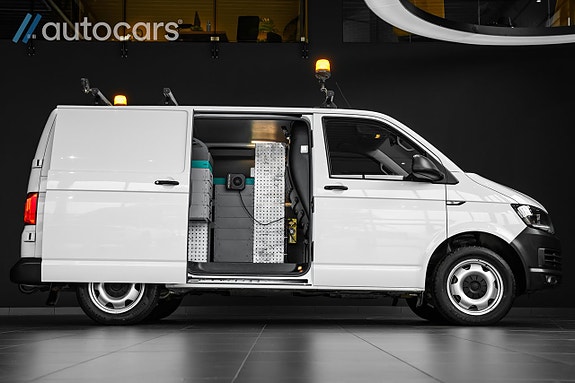 Volkswagen Transporter 3 of 5