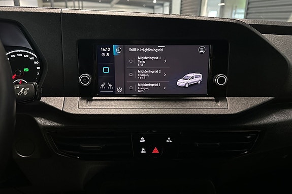 Volkswagen Caddy Maxi 12 of 17