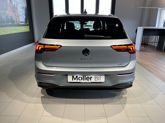 Volkswagen Golf VIII 4 of 18