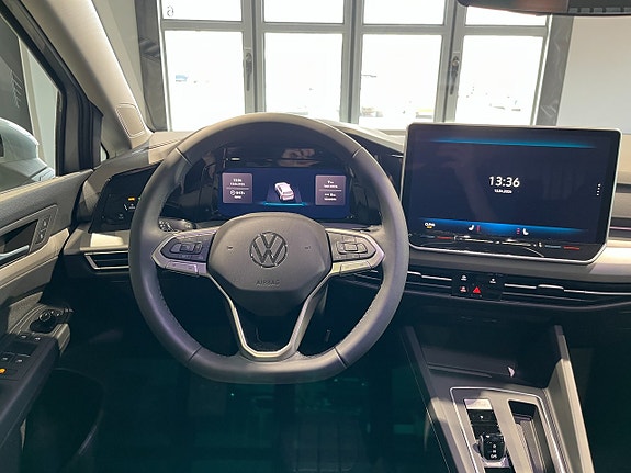 Volkswagen Golf VIII 10 of 18