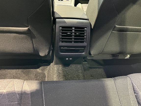 Volkswagen Golf VIII 17 of 18