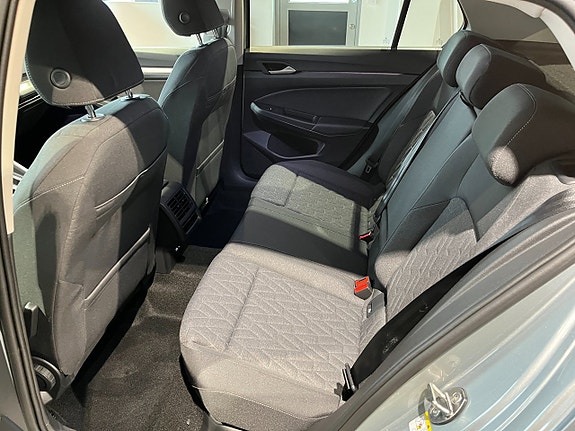 Volkswagen Golf VIII 16 of 18