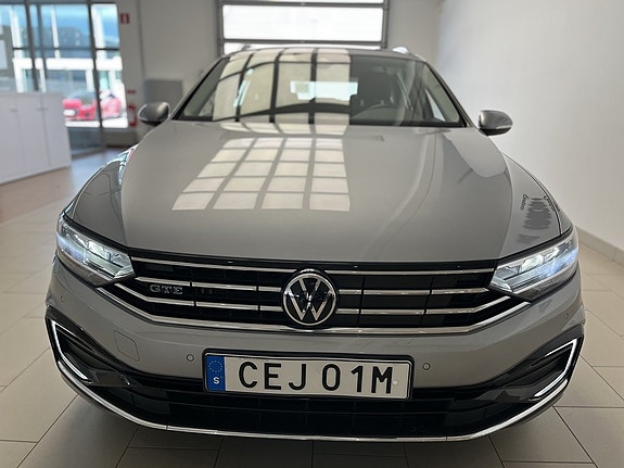 Volkswagen Passat 3 of 5
