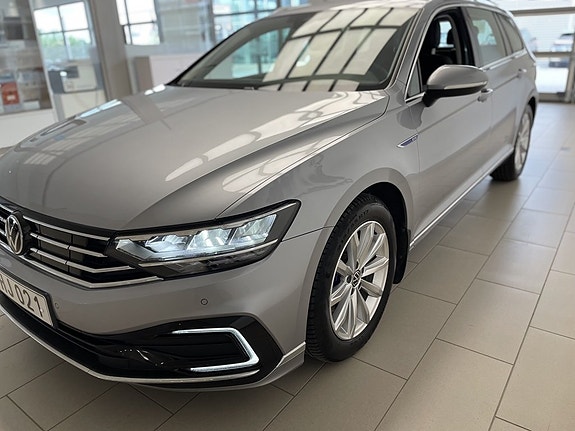 Volkswagen Passat 3 of 5