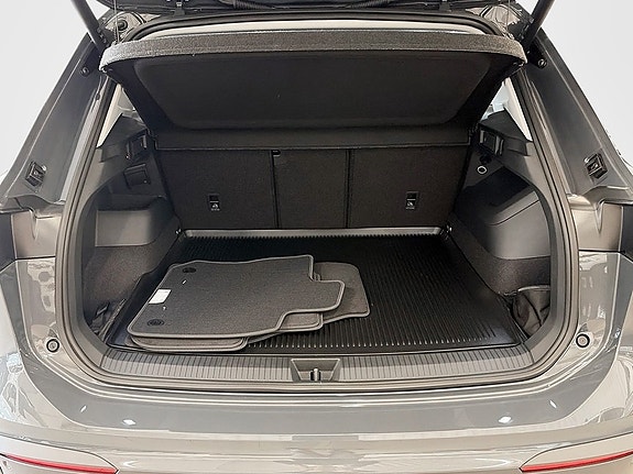 Volkswagen Tiguan 9 of 12