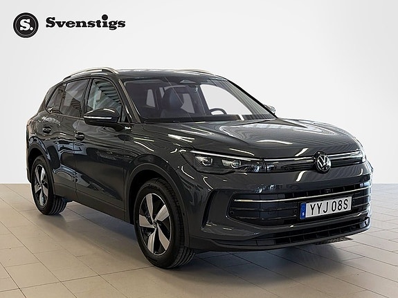 Volkswagen Tiguan 6 of 12