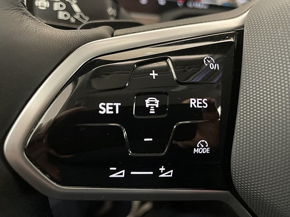 Volkswagen Touareg 17 of 22