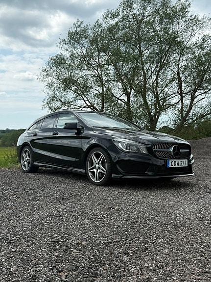 Mercedes-Benz CLA220 d 2 of 5