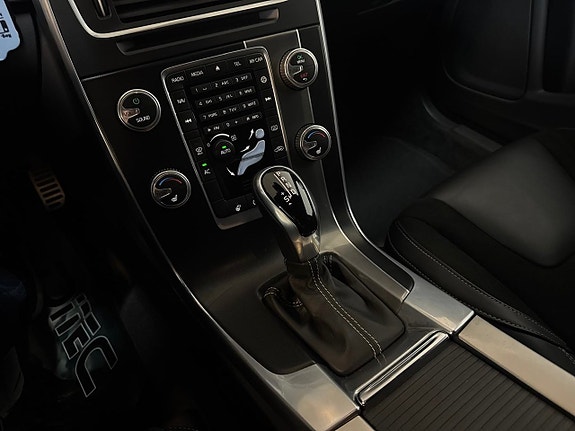 Volvo S60 16 of 24