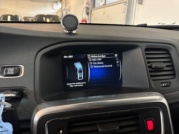Volvo S60 22 of 24