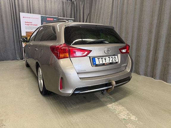Toyota Auris 3 of 5