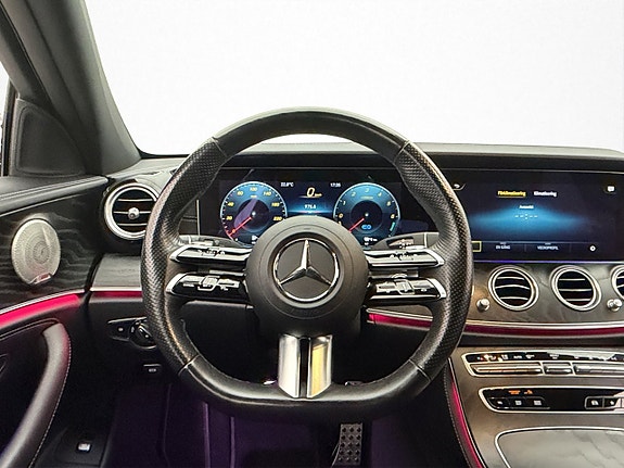 Mercedes-Benz E300 de 17 of 30