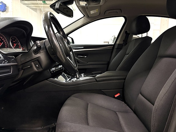 BMW 520d 4 of 5