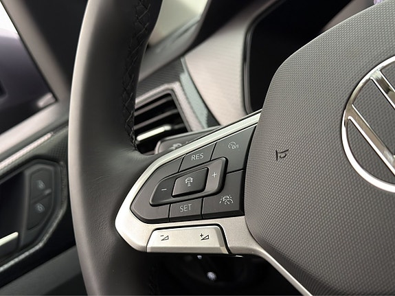 Volkswagen T-Cross 22 of 28