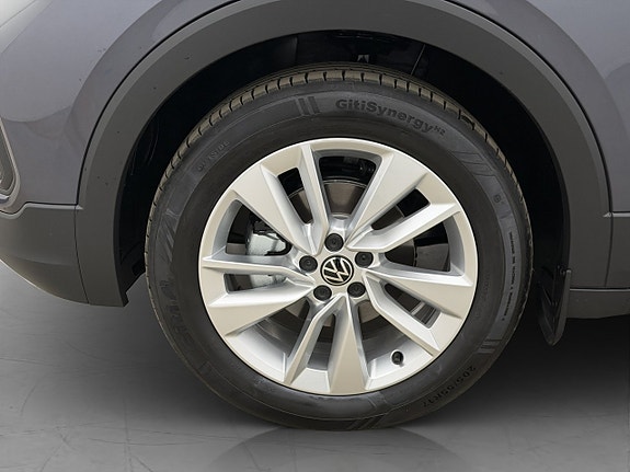 Volkswagen T-Cross 25 of 28