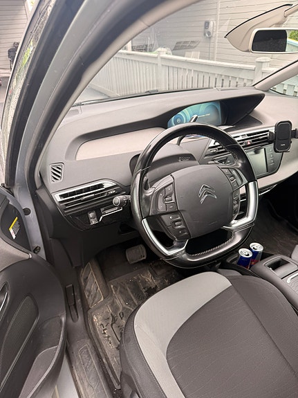 Citroen Grand C4 Picasso 5 of 9