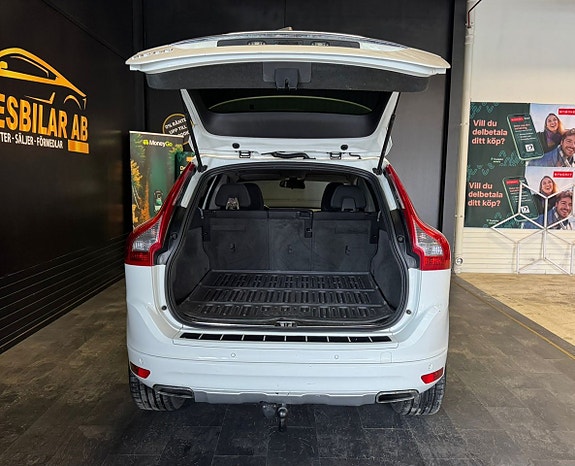 Volvo XC60 11 of 24