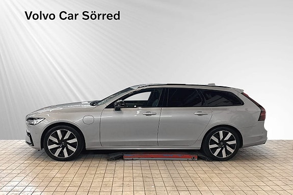 Volvo V90 3 of 17