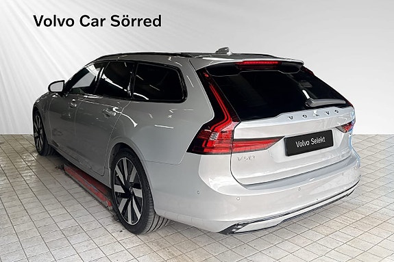 Volvo V90 4 of 17