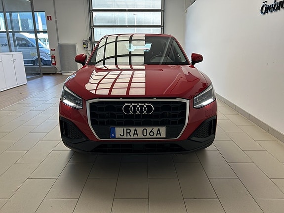 Audi Q2 2 of 5